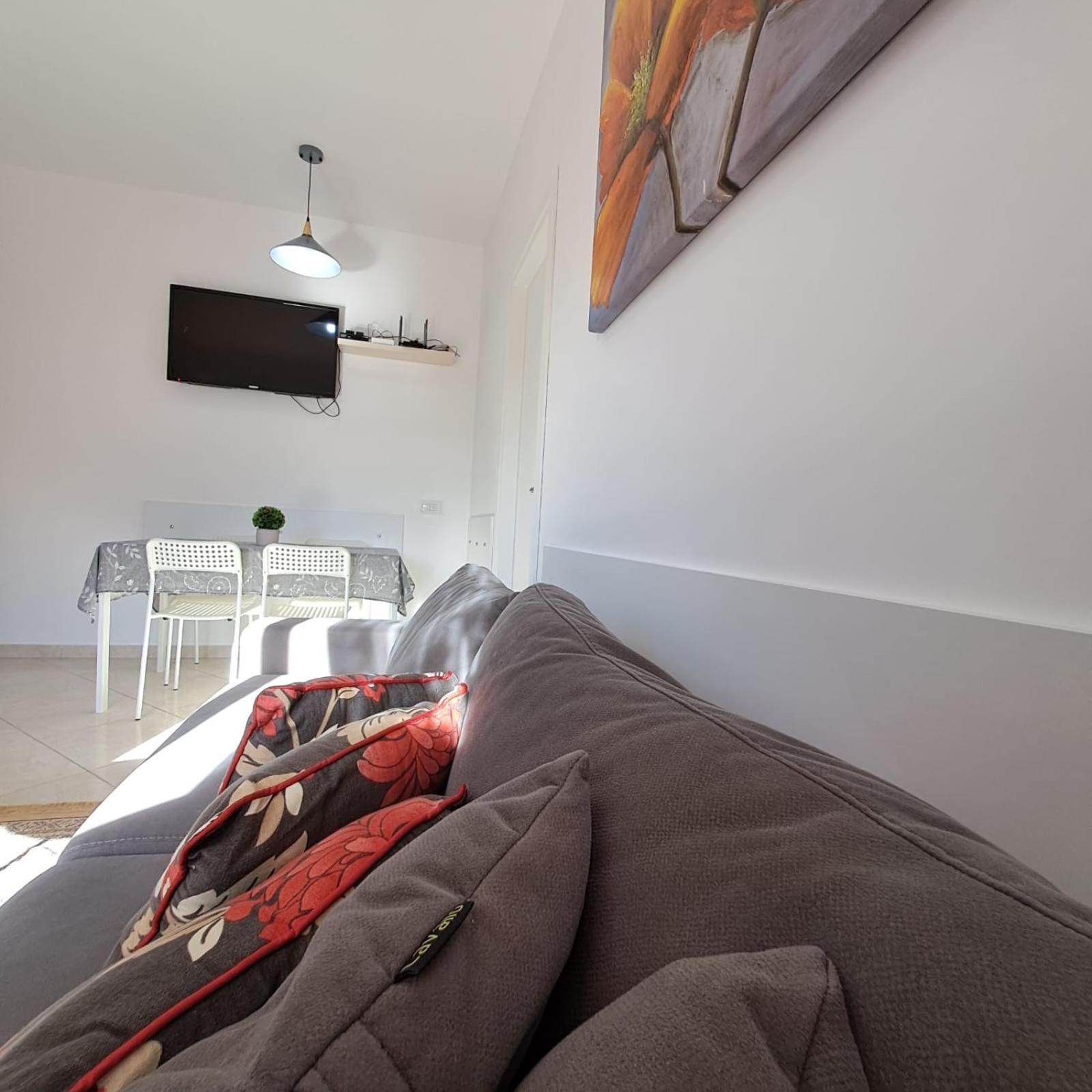 Flowers & Green 2 Bedrooms Apartment & Box Garage Vlore Exterior photo
